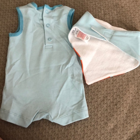 Early Days Romper & Bib set- Newborn NWOT - Picture 2 of 2